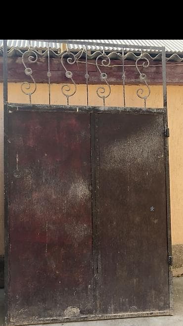 Садовая мебель: Металлические ворота с калиткой и декоративной решеткой - — 3