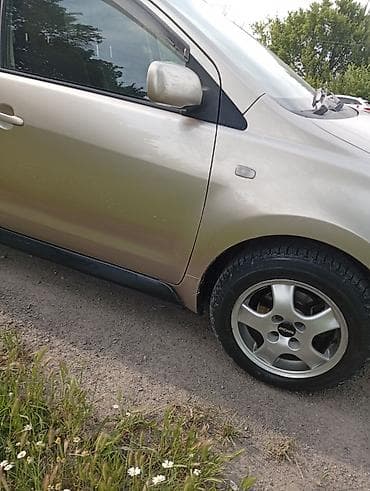 метиз 1: Toyota Ist: 2003 г., 1.3 л, Автомат, Бензин, Хэтчбэк — 4