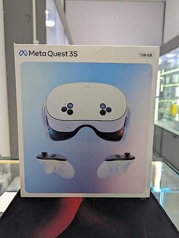 Meta Quest 3S — автономная VR-гарнитура с двумя контроллерами