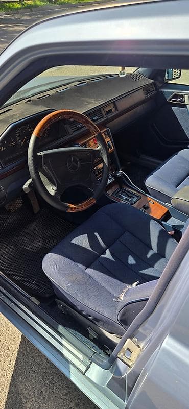 Mercedes-Benz W124: 1992 г., 2.8 л, Автомат, Бензин, Седан — 9