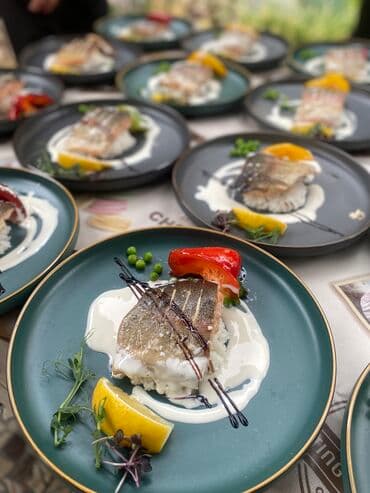 официант неполный рабочий день: Выездные банкеты | Официанты, Оформители, Повара — 6