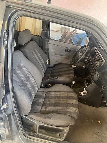 бампер вента: Volkswagen Golf: 1990 г., 1.8 л, Механика, Бензин, Хэтчбэк — 8