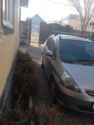 авто с последующим выкупом бишкек саната: Honda Fit: 2004 г., 1.3 л, Вариатор, Бензиновая, Хэтчбэк — 4
