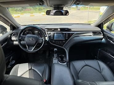 аудио техника: Toyota Camry: 2018 г., 2.5 л, Автомат, Бензин, Седан — 9