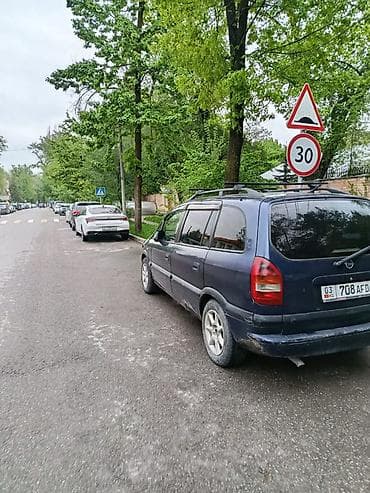 Opel Zafira: 2000 г., 2 л, Механика, Дизель, Минивэн — 4