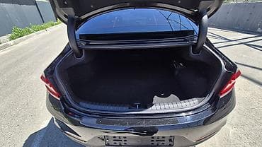 Продажа авто: Hyundai Grandeur: 2019 г., 2.4 л, Автомат, Гибрид, Седан — 9