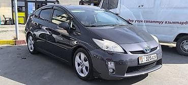 2011: Toyota Prius: 2011 г., Гибрид, Хэтчбэк — 5
