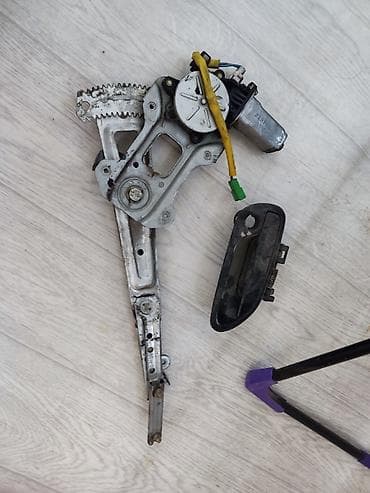 oldsmobile bravada: Задняя правая дверная ручка Дверная ручка Subaru Б/у, Оригинал — 1