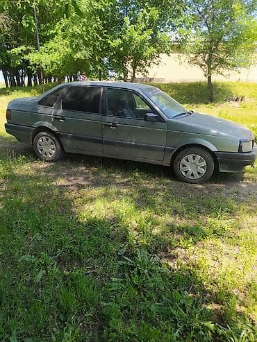 Volkswagen Passat: 1989 г., Механика, Седан