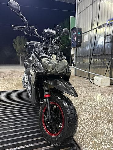 Транспорт: Скутер 50–150 см³ класс «туринг/город» с внедорожным стилем — 2