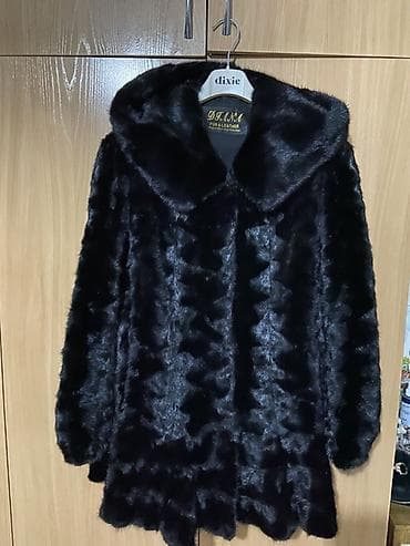 скупка шуба: Два женских меховых изделия. 1) Шуба-пальто из меха Кролика (цвет — 3