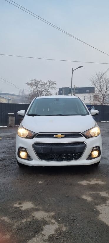 Chevrolet Spark: 2016 г., 1 л, Автомат, Бензин, Хэтчбэк