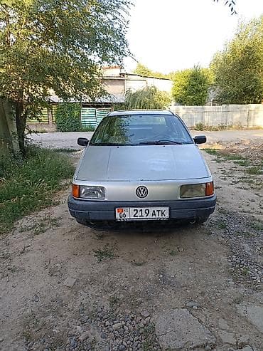Volkswagen Passat: 1988 г., 1.8 л, Механика, Бензин, Седан at lalafo.kg Volkswagen Passat: 1988 г., 1.8 л, Механика, Бензин, Седан