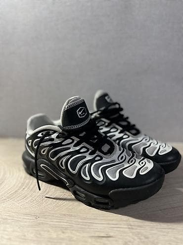 Туфлилер: Эркектердин кроссовкасы, 41, Nike, Колдонулган, түсү - Ак, Өзү алып кетүү, Акылуу жеткирүү — 1