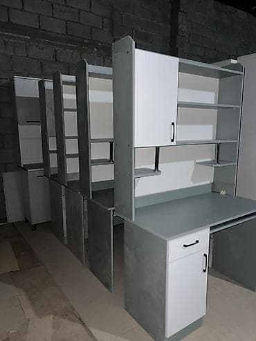стол белый: Компьютерный стол, Новый, С полками — 1