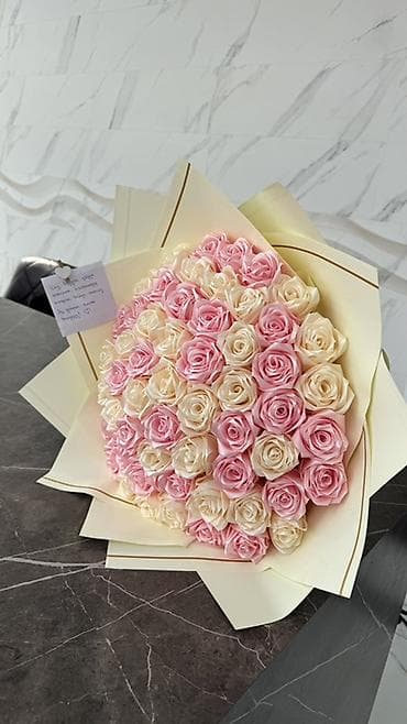 глянцевые бумаги: Букет из роз в нежной пастельной гамме - Состав: крупный монобукет из — 1