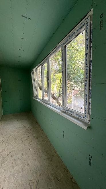 жилой вагончик: Просторная закрытая веранда/балконный блок на втором этаже частного — 2