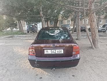 golv 3: Volkswagen Passat: 1999 г., 1.8 л, Механика, Бензин, Седан — 4