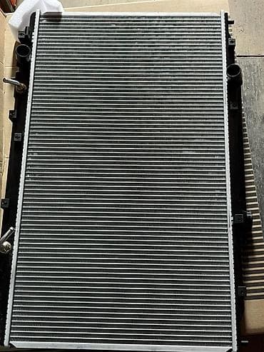 Радиатор охлаждения двигателя на Камри 70 (алюминиевый сердечник