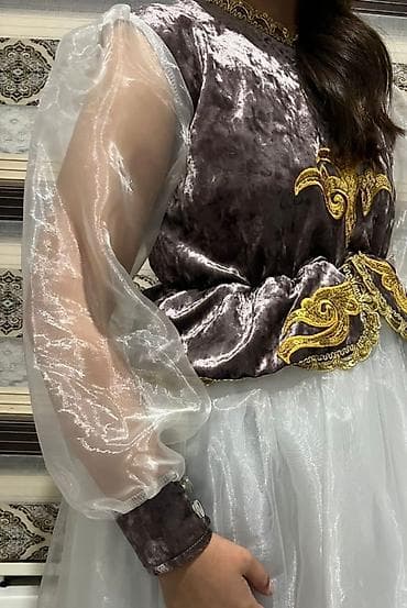 Продаются вещи платье в отличном состоянии 2 шт, 1100 сом(одна штука)