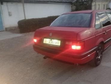 винтажные машины: Volkswagen Passat: 1990 г., Седан — 1