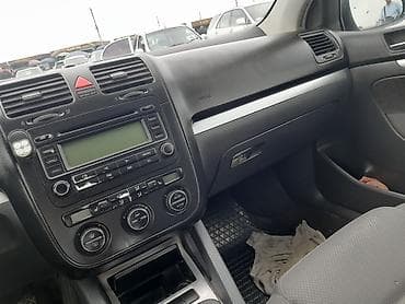 185 65 14: Volkswagen Golf V: 2004 г., 1.6 л, Механика, Бензин, Хэтчбэк — 6