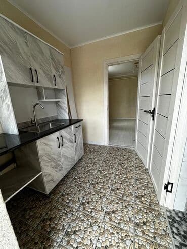 прадаю дом в районе кызыл аскер: 30 м², 2 комнаты, Теплый пол, Бронированные двери, Забор, огорожен — 1