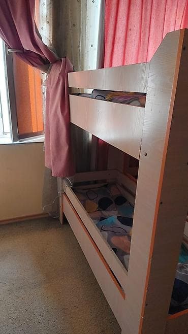 Продаются детские двуярусные кровати б/у. Высота 1,5 Длина 1.55 Ширина