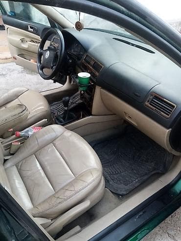 Транспорт: Volkswagen Bora: 1994 г., Механика, Бензин, Седан — 9