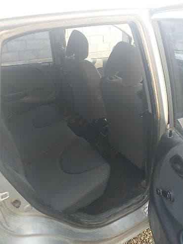 Транспорт: Honda Fit: 2002 г., 1.3 л, Механика, Бензин, Хэтчбэк — 5