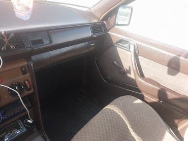 Tank: Mercedes-Benz W124: 1988 г., 2.3 л, Механика, Бензин, Седан — 2