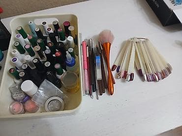 Набор для маникюра и дизайна ногтей Состав: - Коллекция гель-лаков и