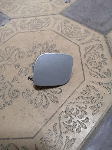 Продаю крышку на передний бампер Тойота приус 30 Крышка, заглушка