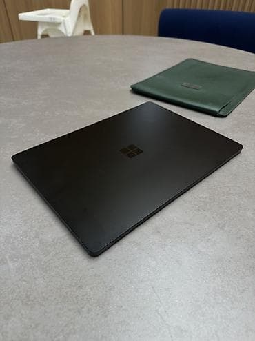 Ноутбук Microsoft Surface Laptop (черный) - Диагональ 13.5" с тонкими — 1