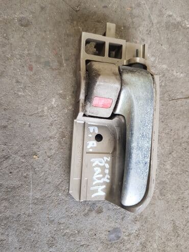 ручная работа на дому в бишкеке: Toyota Raum 2004, ручка дверная, Тоета Раум 2004. Ручка внутрянняя — 1