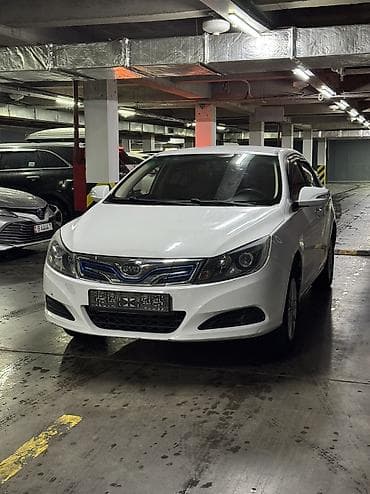 byd e5 цена: BYD E5: 2019 г., Электромобиль, Седан — 3