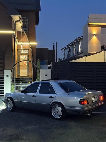 class: Mercedes-Benz W124: 1994 г., 3.2 л, Автомат, Бензин, Седан — 7