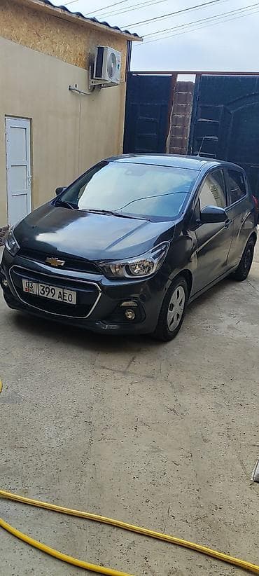 Chevrolet Spark: 2017 г., 0.1 л, Механика, Бензин, Хэтчбэк