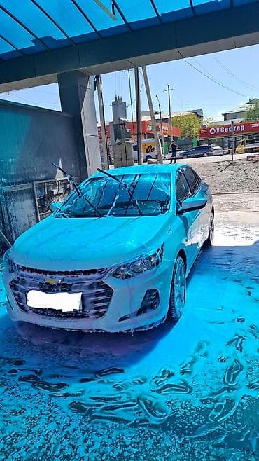Chevrolet Onix: 2020 г., 1 л, Бензин, Седан