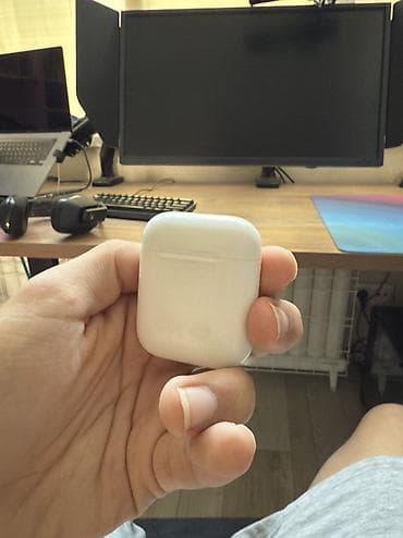 Кейс для наушников, Apple, Б/у, цвет - Белый