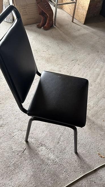 Уход и хранение одежды: Стул для кафе, ресторанов, Железо, цвет - Черный — 1