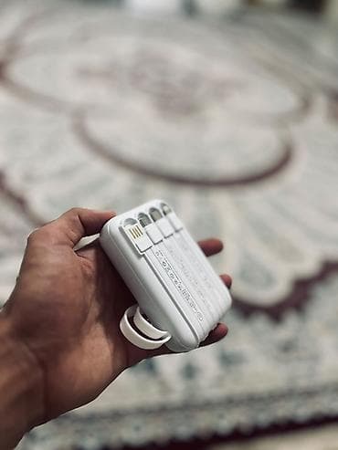 Портативный power bank с встроенными кабелями и быстрой зарядкой 20W — 2