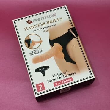 Товары для взрослых: Страпон с удобными трусиками с регулируемой резинкой. Имеет крупный — 1