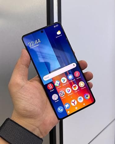 поко 2: Poco M6 Pro, Б/у, 256 ГБ, цвет - Черный, В рассрочку, 2 SIM — 1