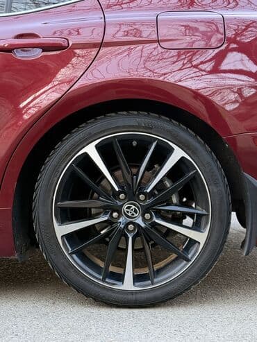 шипованные шины б у: Toyota Camry: 2018 г., 2.5 л, Автомат, Бензиновая, Седан — 8