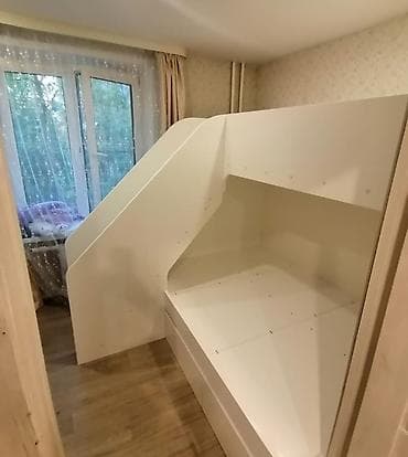 Шкафтар: Детская двухъярусная кровать-домик с лестницей и ящиками — 4