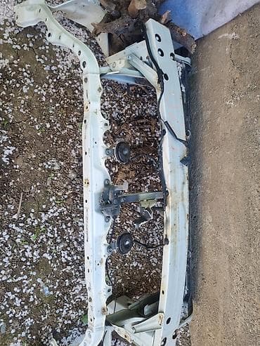 стакан для воды: Телевизор (передняя панель/рамка радиатора) для Toyota Wish Описание — 2