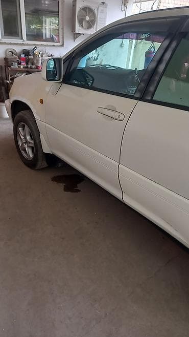 b class: Toyota Harrier: 1998 г., 3 л, Автомат, Бензин, Внедорожник — 2