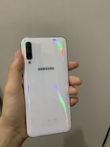 iphon 8: Samsung Galaxy A50, Б/у, 64 ГБ, цвет - Белый, 2 SIM — 1