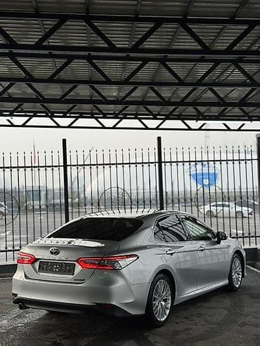 android bmw: Toyota Camry: 2018 г., Гибрид, Седан — 6